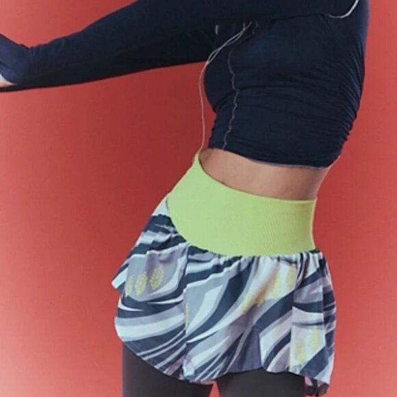 NWT FP Movement Carpe Diem Logo Printed High Rise Shorts - Picture 3 of 6